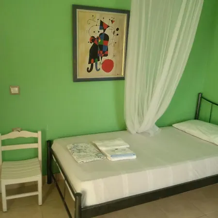 Semesterbostad Kaboli Rooms-pefki *