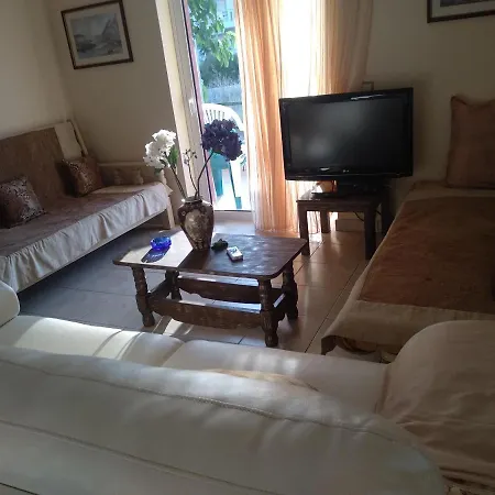 Kaboli Rooms-pefki Semesterbostad *