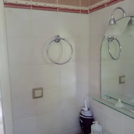 Semesterbostad Kaboli Rooms-pefki *
